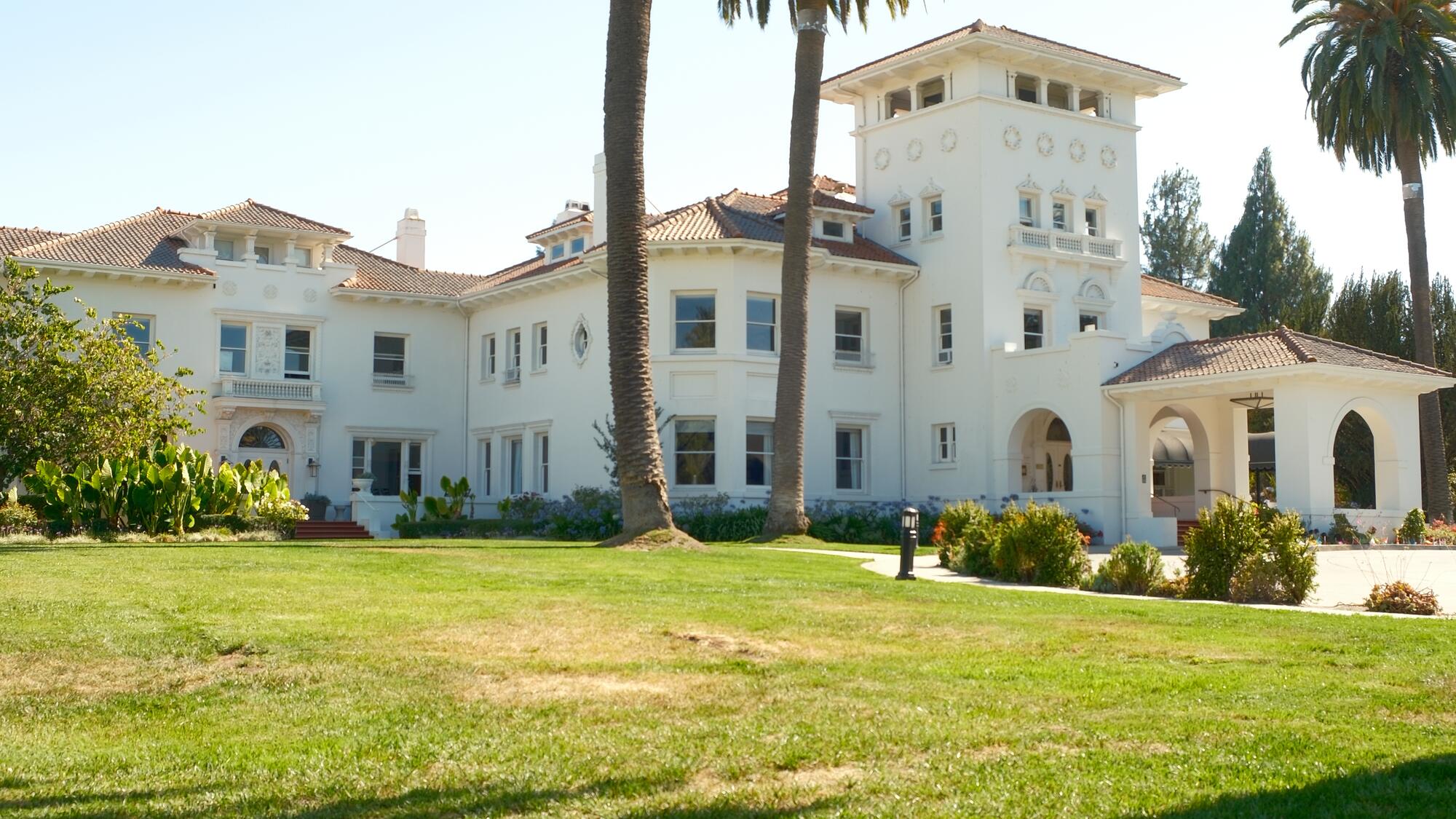 PLATE 17 / THE HOUSE